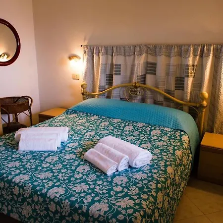 בית נופש Casa Paola 300m Con Vista Mare *